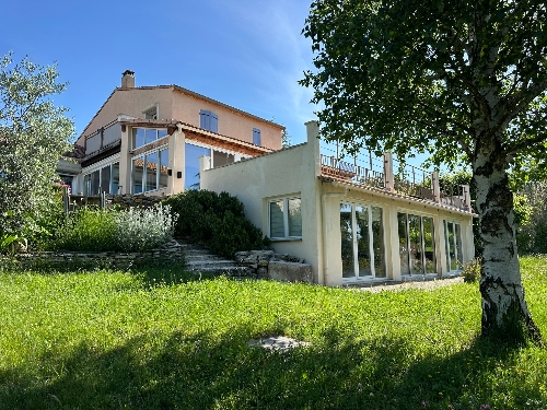 CRUIS,    750&nbsp;000 &euro;