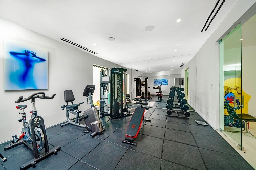 Harbour Island ,  18&nbsp;400&nbsp;000 &euro;