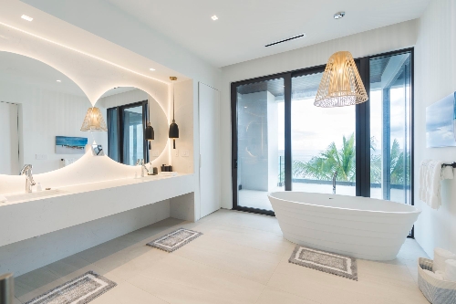 Harbour Island ,  18&nbsp;400&nbsp;000 &euro;