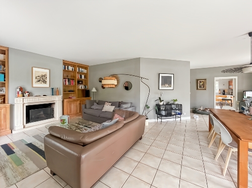 BRUGES,   1&nbsp;008&nbsp;000 &euro;