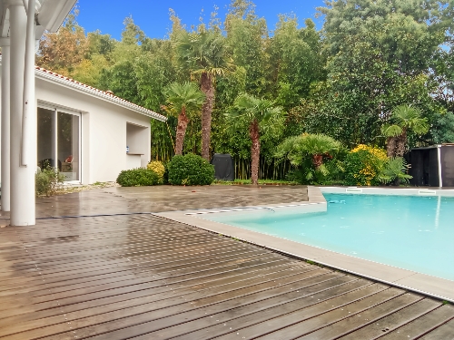 BRUGES,   1&nbsp;008&nbsp;400 &euro;