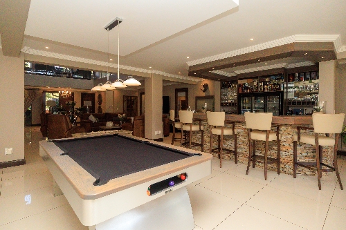 Hartbeespoort,    650 000 €