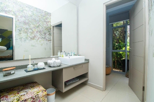 Hartbeespoort,    933 000 €