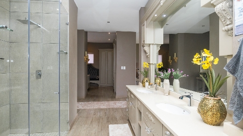 Hartbeespoort,    685&nbsp;000 &euro;