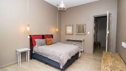 Hartbeespoort,    685&nbsp;000 &euro;
