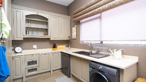 Hartbeespoort,    685&nbsp;000 &euro;