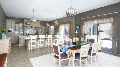 Hartbeespoort,    685&nbsp;000 &euro;