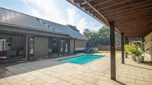 Hartbeespoort,    640&nbsp;000 &euro;