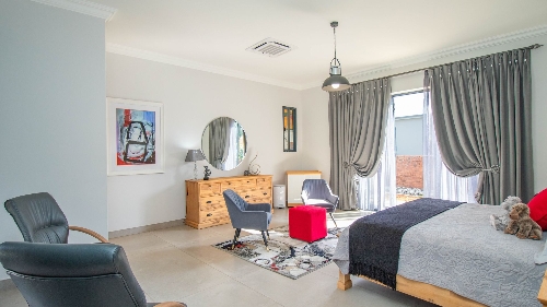 Hartbeespoort,    640 000 €