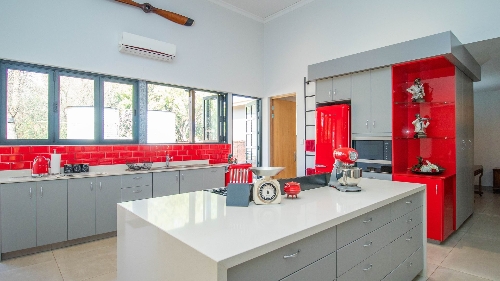 Hartbeespoort,    640 000 €