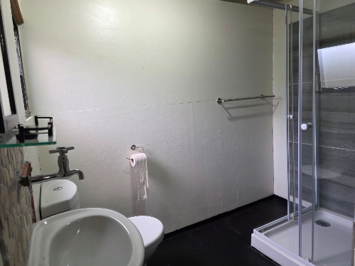 George,    707&nbsp;000 &euro;