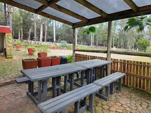 George,    707&nbsp;000 &euro;