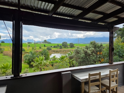 George,    707&nbsp;000 &euro;