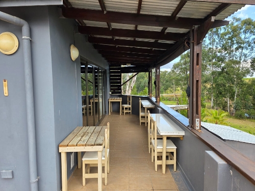 George,    707&nbsp;000 &euro;