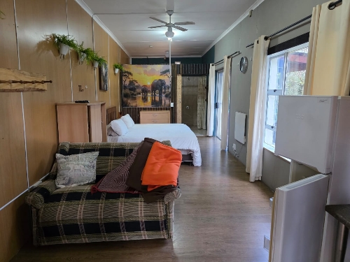 George,    707&nbsp;000 &euro;