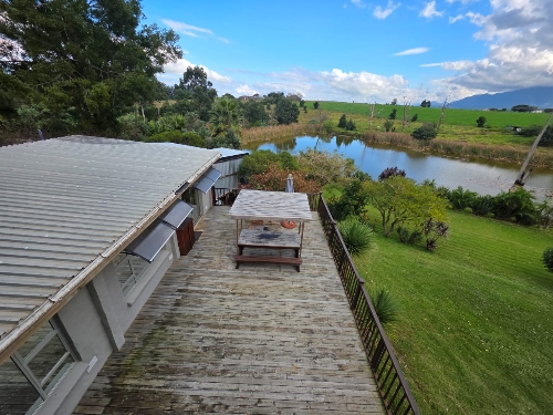 George,    707&nbsp;000 &euro;