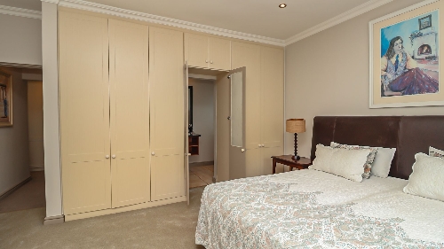 George,    531&nbsp;000 &euro;