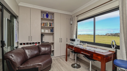 George,    531&nbsp;000 &euro;