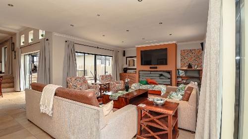 George,    531&nbsp;000 &euro;