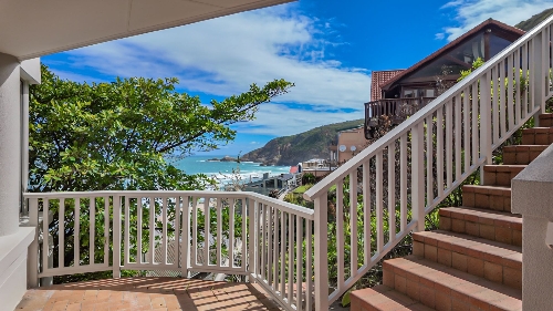 George,    960&nbsp;000 &euro;