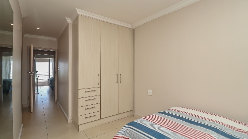 George,    960&nbsp;000 &euro;