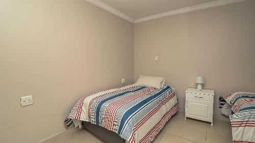 George,    960&nbsp;000 &euro;