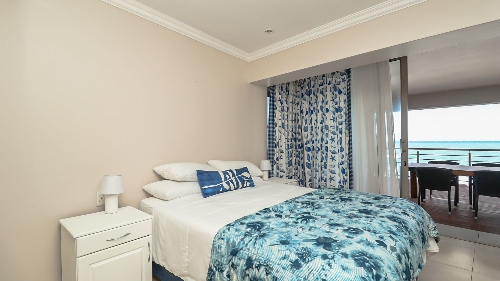 George,    960&nbsp;000 &euro;