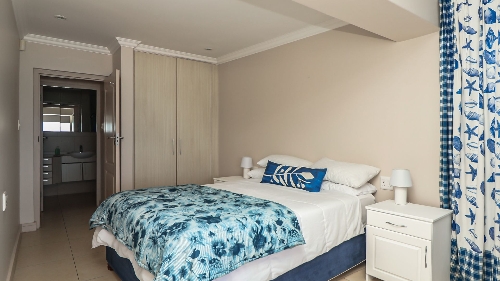 George,    960&nbsp;000 &euro;