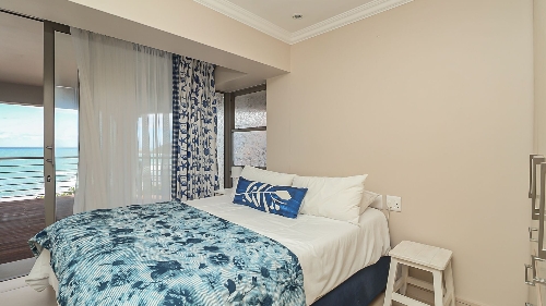 George,    960&nbsp;000 &euro;