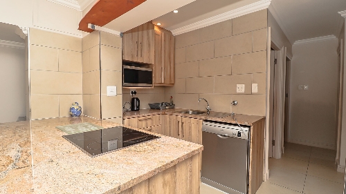 George,    960&nbsp;000 &euro;