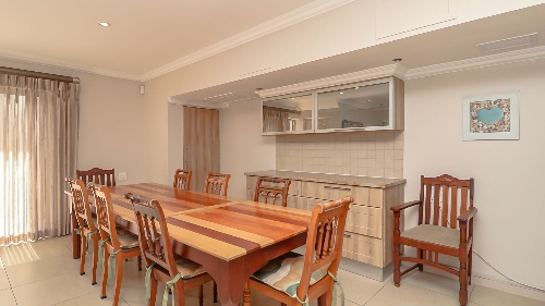 George,    960&nbsp;000 &euro;