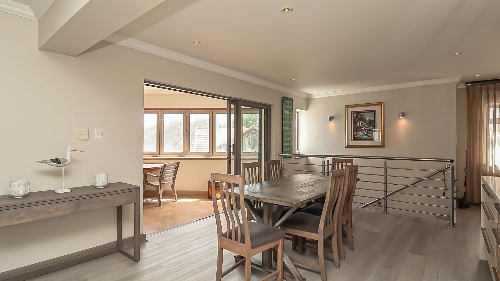 George,    960&nbsp;000 &euro;