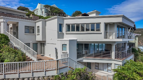 George,    960&nbsp;000 &euro;