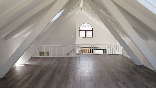 George,      3&nbsp;100 &euro;