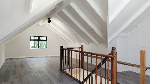 George,      3&nbsp;100 &euro;