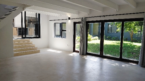 George,      3&nbsp;100 &euro;