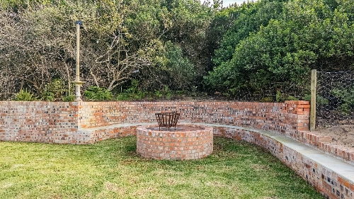 George,    780&nbsp;000 &euro;