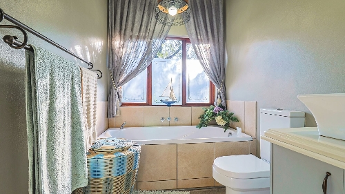 Hartbeespoort,    280&nbsp;000 &euro;