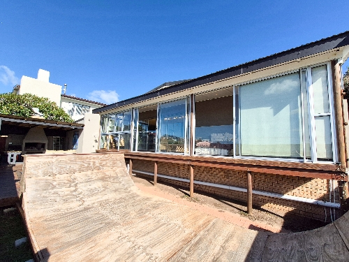 Jeffrey's Bay,    240&nbsp;000 &euro;