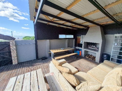 Jeffrey's Bay,    240&nbsp;000 &euro;