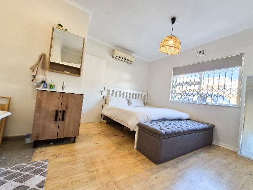 Jeffrey's Bay,    240&nbsp;000 &euro;