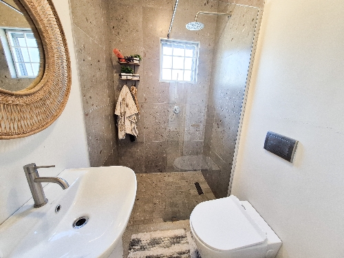 Jeffrey's Bay,    240&nbsp;000 &euro;