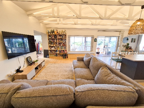 Jeffrey's Bay,    240&nbsp;000 &euro;