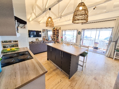 Jeffrey's Bay,    240&nbsp;000 &euro;
