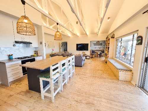 Jeffrey's Bay,    240&nbsp;000 &euro;