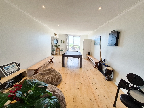 Jeffrey's Bay,    240&nbsp;000 &euro;