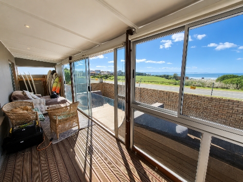 Jeffrey's Bay,    240&nbsp;000 &euro;