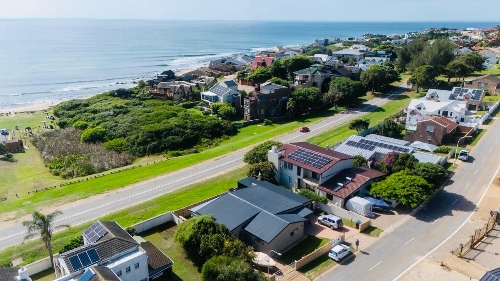 Jeffrey's Bay,    240&nbsp;000 &euro;