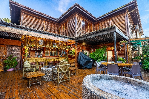 Cape Town,   1&nbsp;607&nbsp;000 &euro;