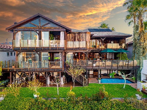 Cape Town,   1&nbsp;607&nbsp;000 &euro;